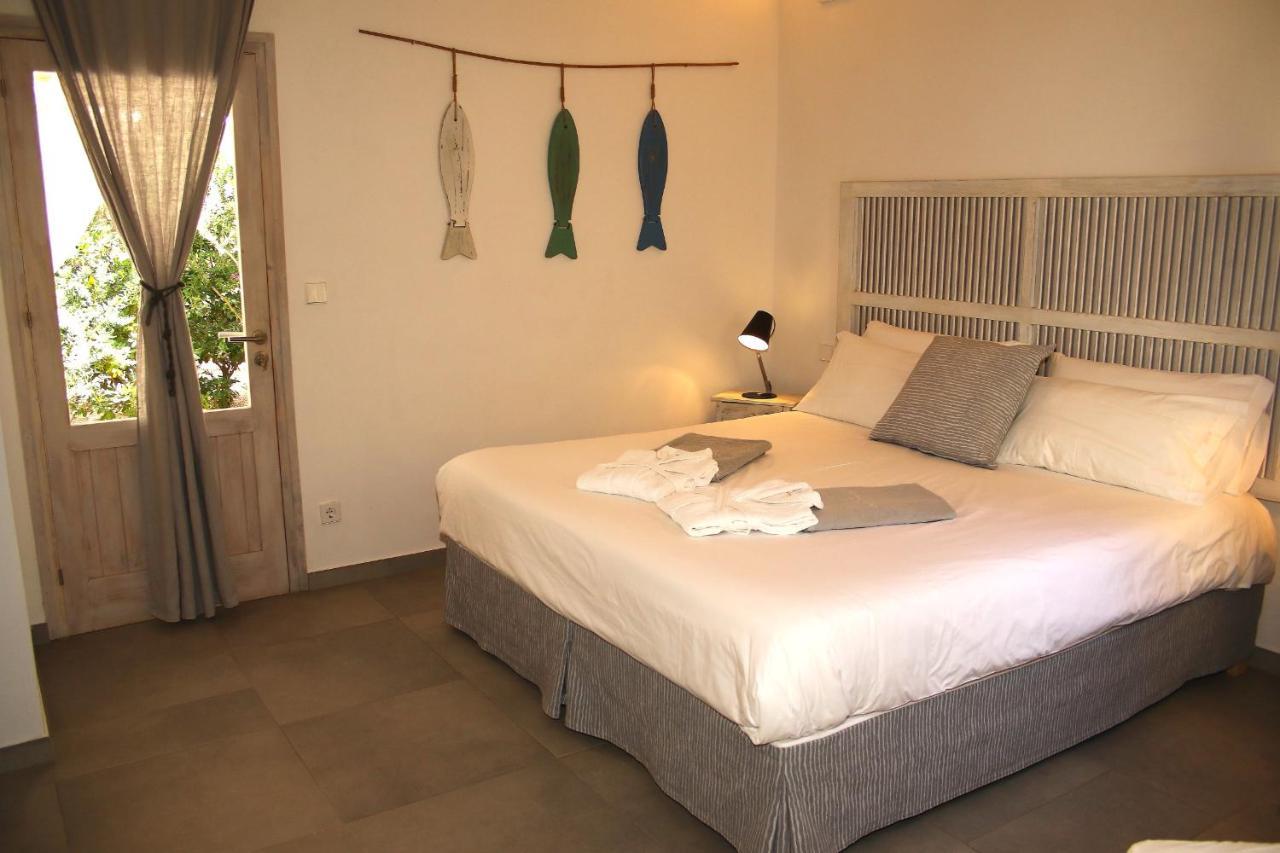 La Hacienda Aparthotel Sant Ferran de Ses Roques Bagian luar foto