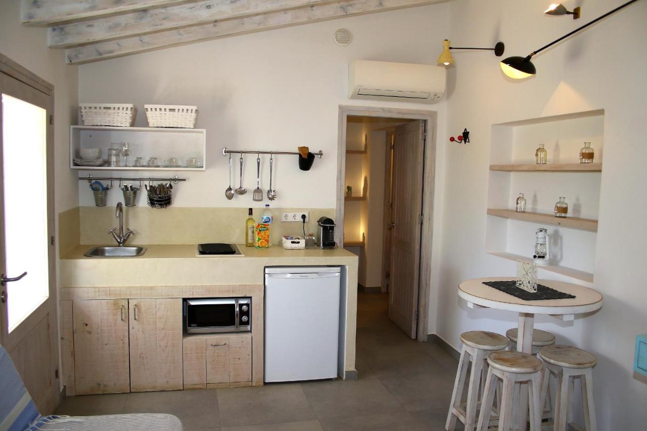 La Hacienda Aparthotel Sant Ferran de Ses Roques Bagian luar foto